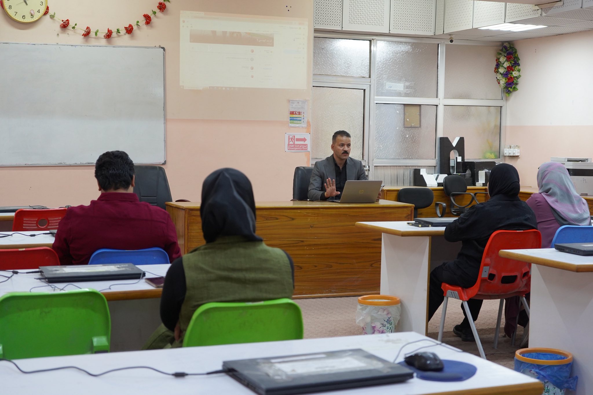 المعهد التقني التكنولوجي في البصرة ينظم ورشة عن تطبيقات Google Classroom التعليمية.